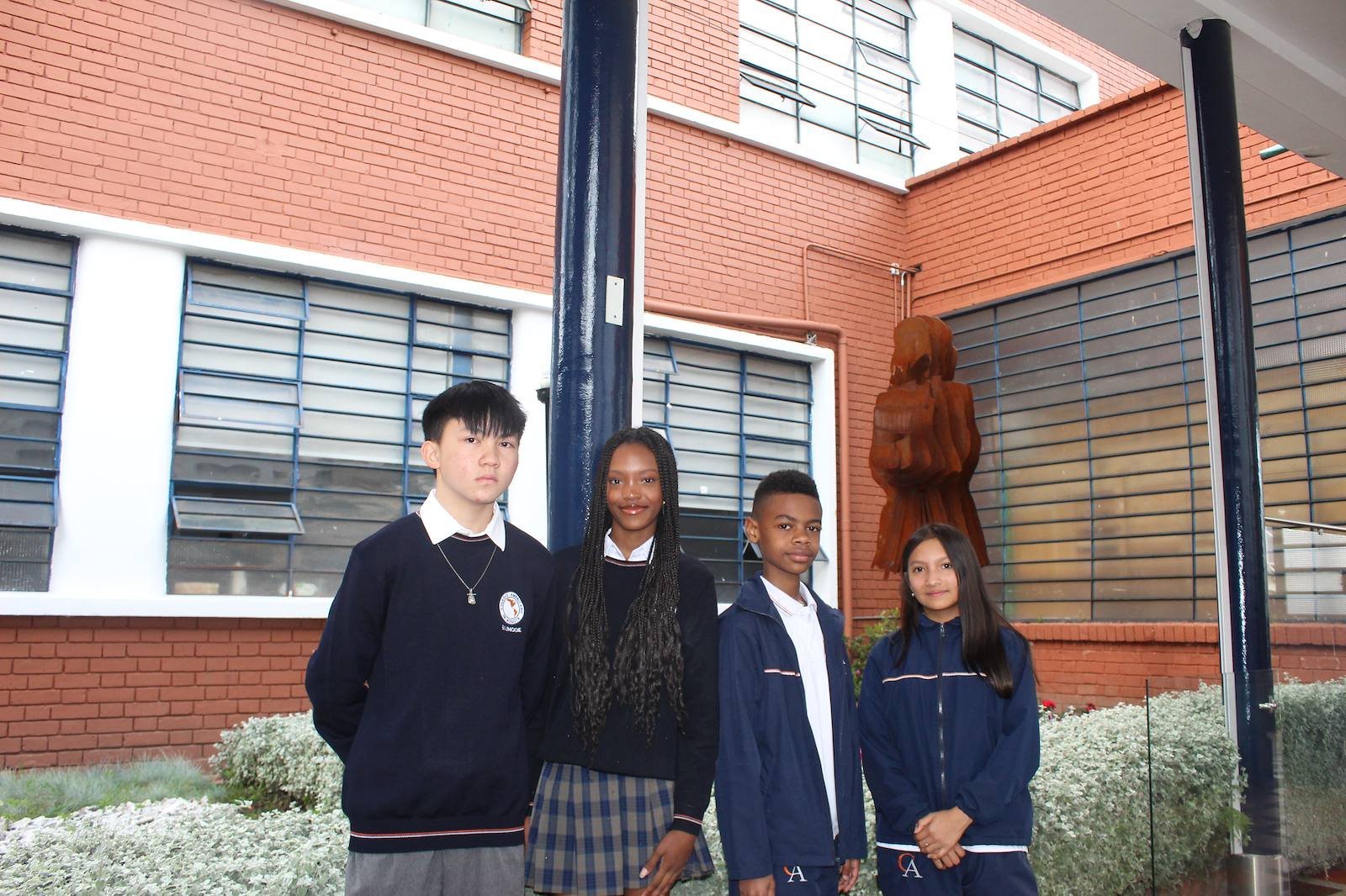 Estudiantes de Secundaria y Media del Colegio Americano de Bogotá Bilingüe