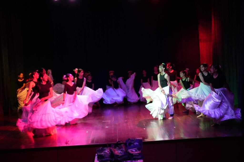 Colegio Americano de Bogotá Bilingüe – especialidad danza