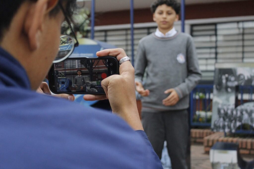 Colegio Americano de Bogotá Bilingüe – especialidad multimedia