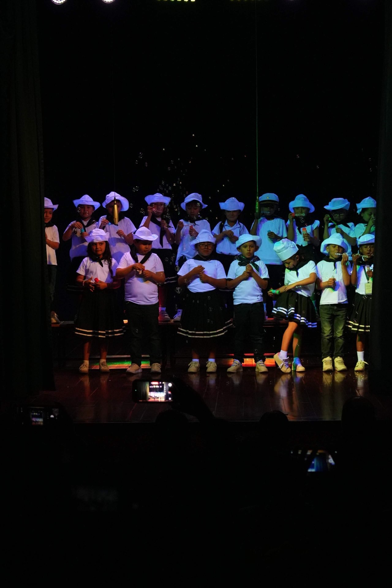 Colegio Americano de Bogotá Bilingüe – ludica coro